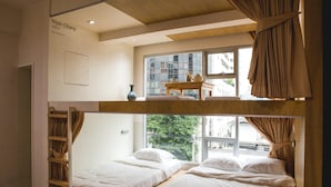 Family Loft with private Jacuzzi | Rollaway beds (surcharge), WiFi (free) - The BOB hostel (Bangkok)