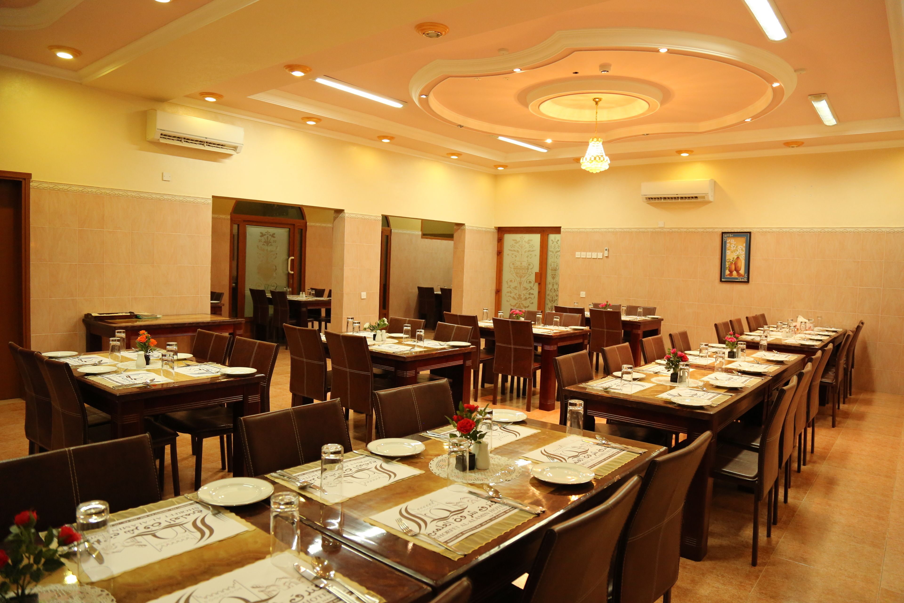 Se sirven desayunos, comidas, cenas y cocina internacional 