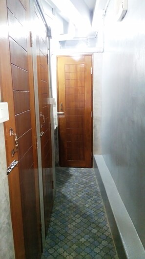 Mixed dorm 4 bed | Badezimmer | Dusche, kostenlose Toilettenartikel, Handtücher