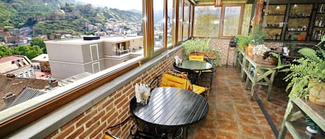 Lunch and dinner served, Regional cuisine