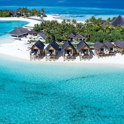 Couples treatment room(s), sauna, hot tub, steam room, body treatments