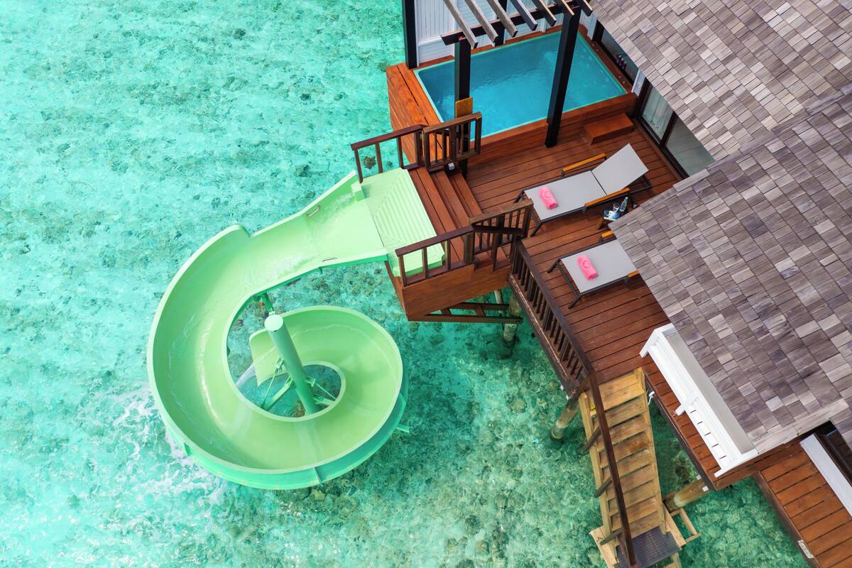 Wind Villa with Jacuzzi and Slide | 埃及棉床單、高級寢具、羽絨被、Tempur-Pedic 床墊