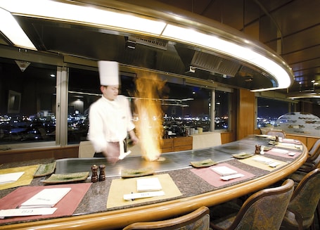 4 restaurants, breakfast, lunch, dinner served; Chinese cuisine. Hotel New Omi