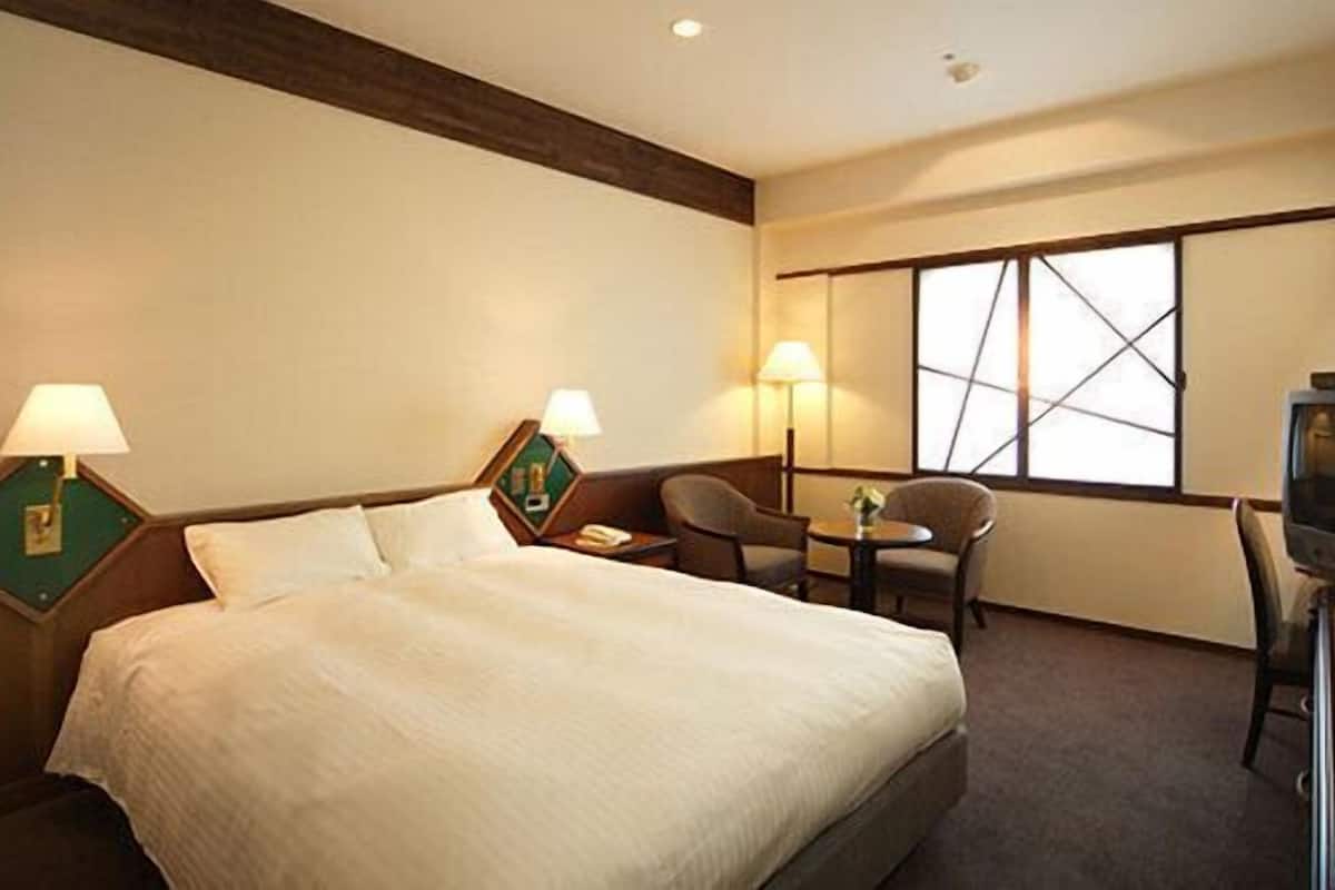 Desk, iron/ironing board, free WiFi, bed sheets