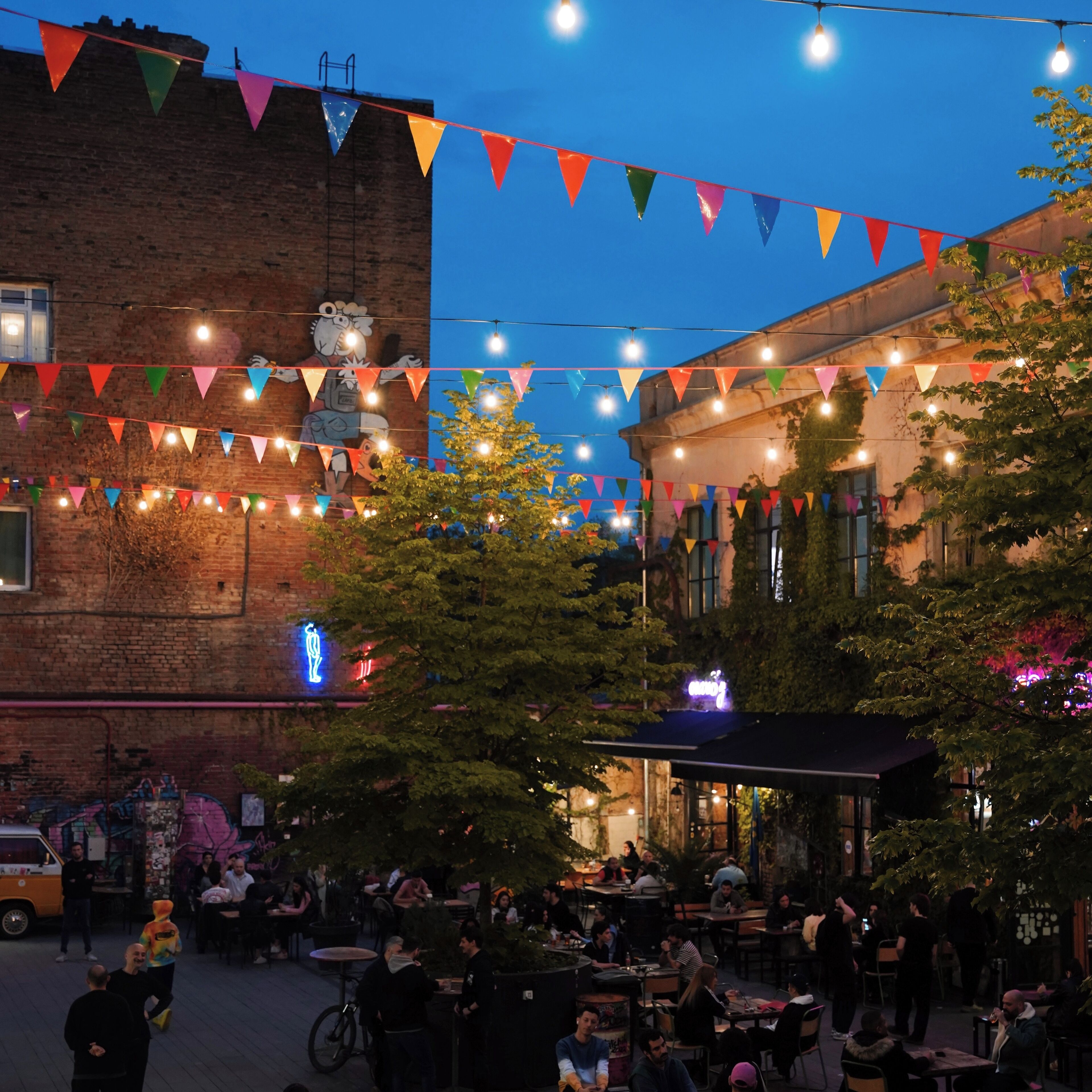 Photo - Fabrika Hostel & Suites