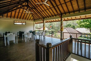 Breakfast area - Mimpi Nyata Villa & Dive Center (Pemuteran)