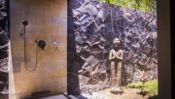 Kamar Keluarga | Shower kamar mandi