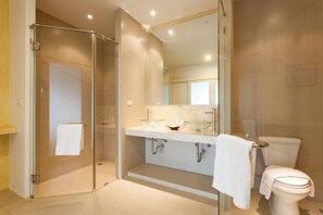 Partial Deluxe Sea View Pool Suite | Salle de bain