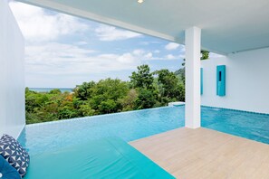 Partial Deluxe Sea View Pool Suite | Utsikt från rummet