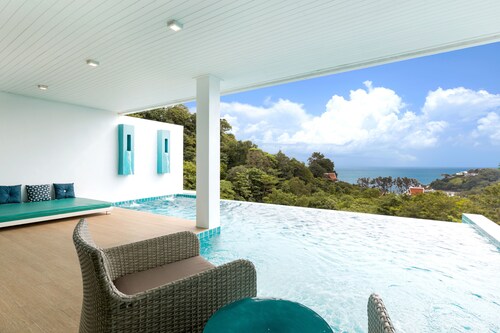 Amala Grand Bleu Resort Hilltops