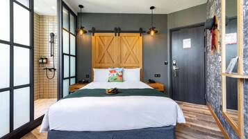 Comfort Double Room (semi outdoor corridor) | Desk, laptop workspace, blackout curtains, soundproofing