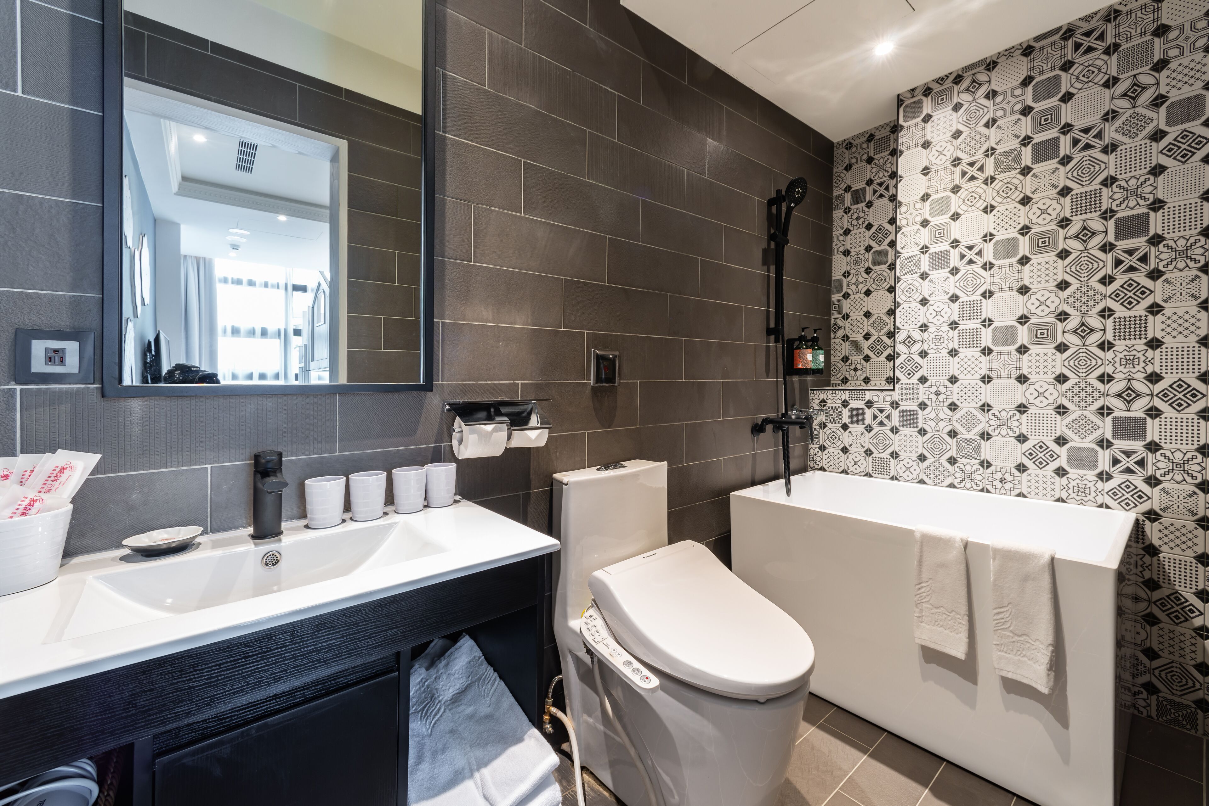 family quadruple room | 1 bedroom, desk, laptop workspace, blackout curtains