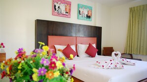Deluxe Balcony Room with Double Bed | خزنة داخل الغرفة ومكتب وأسرّة قابلة للطي وواي فاي مجانًا