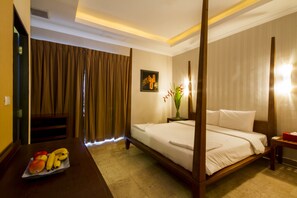 10 Bedroom Villa | 10 bedrooms, in-room safe, desk, iron/ironing board - Pratamnak villa (Pattaya)