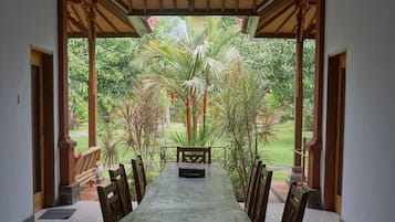 Deluxe Room | Shared kitchen facilities
