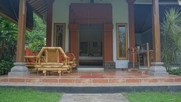 Deluxe Room | Rollaway beds, free WiFi, bed sheets