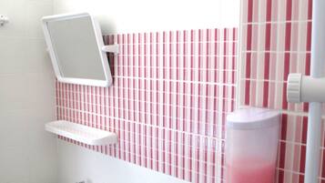 Standard Double Room | Bathroom | Shower, free toiletries, towels