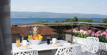 Apartamento luxo, 3 quartos, sacada, vista para o mar | Sacada