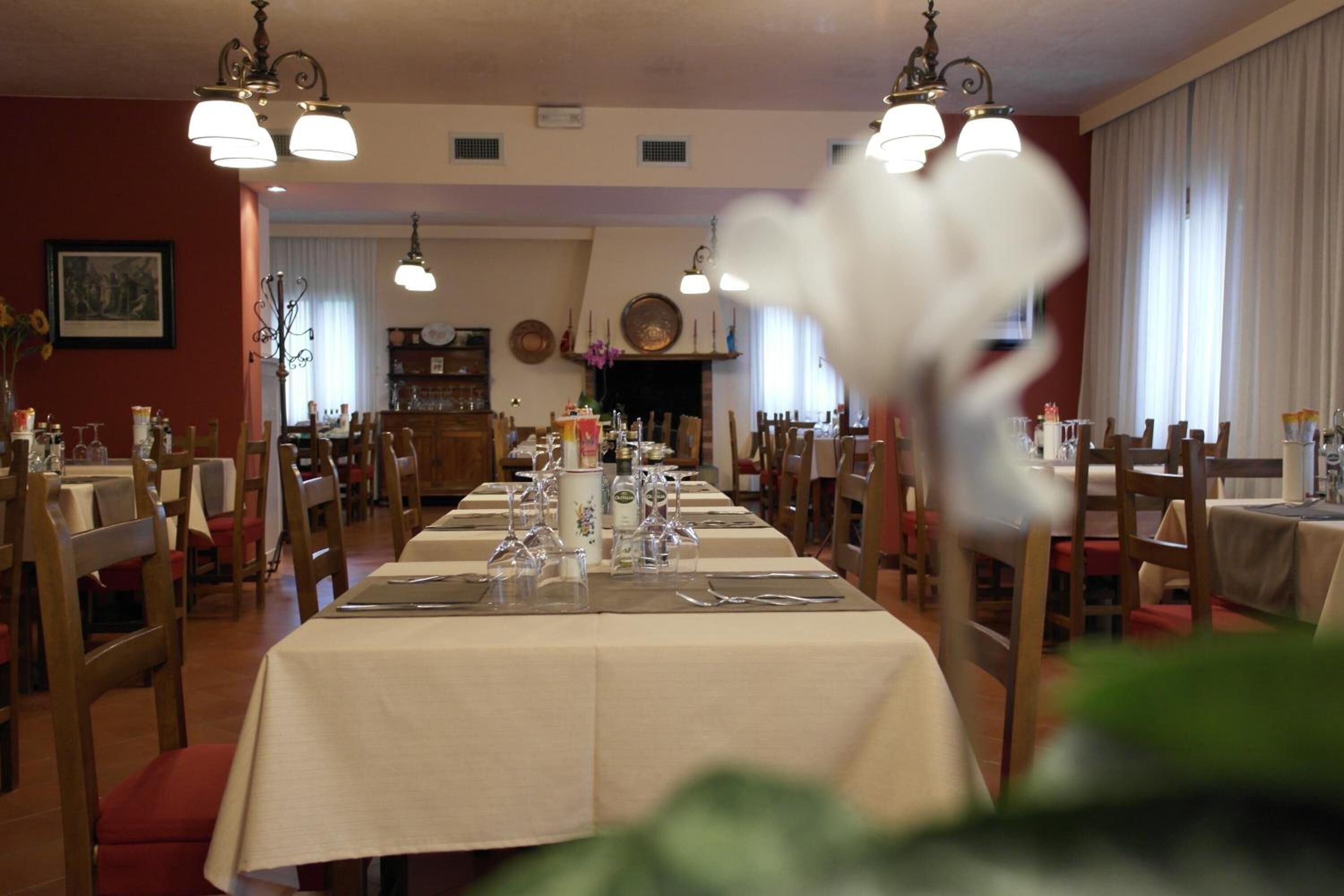 breakfast, lunch, dinner served; regional cuisine