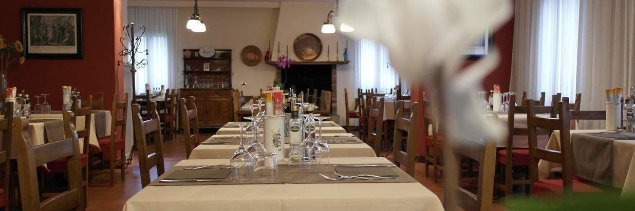 Der serveres morgenmad, frokost, aftensmad og regionale retter 