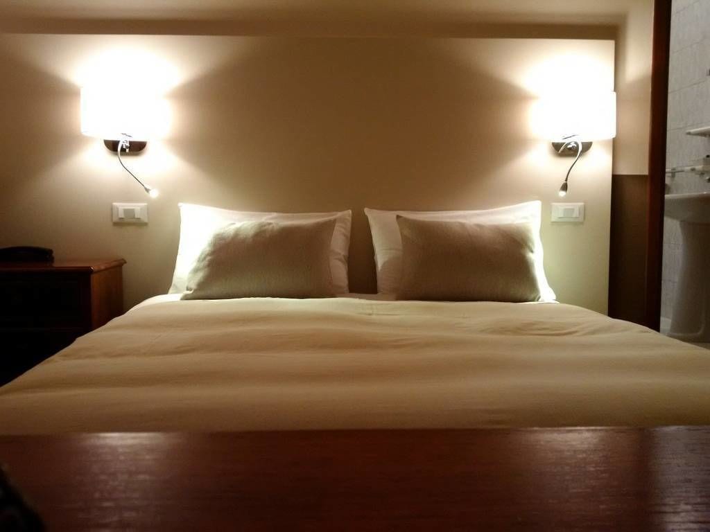 double or twin room | 1 bedroom, in-room safe, desk, free wifi