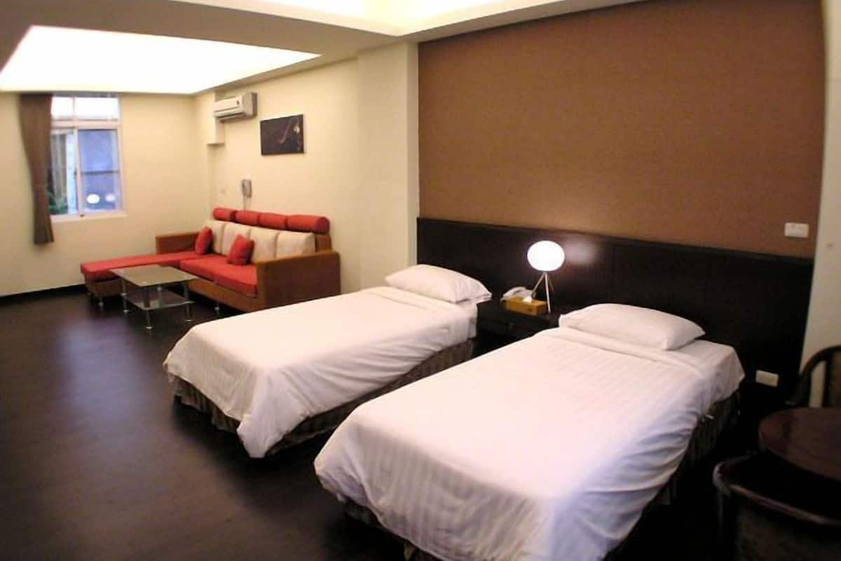 Grand Double Room, 1 Bedroom | 1 bedroom, desk, blackout drapes, soundproofing