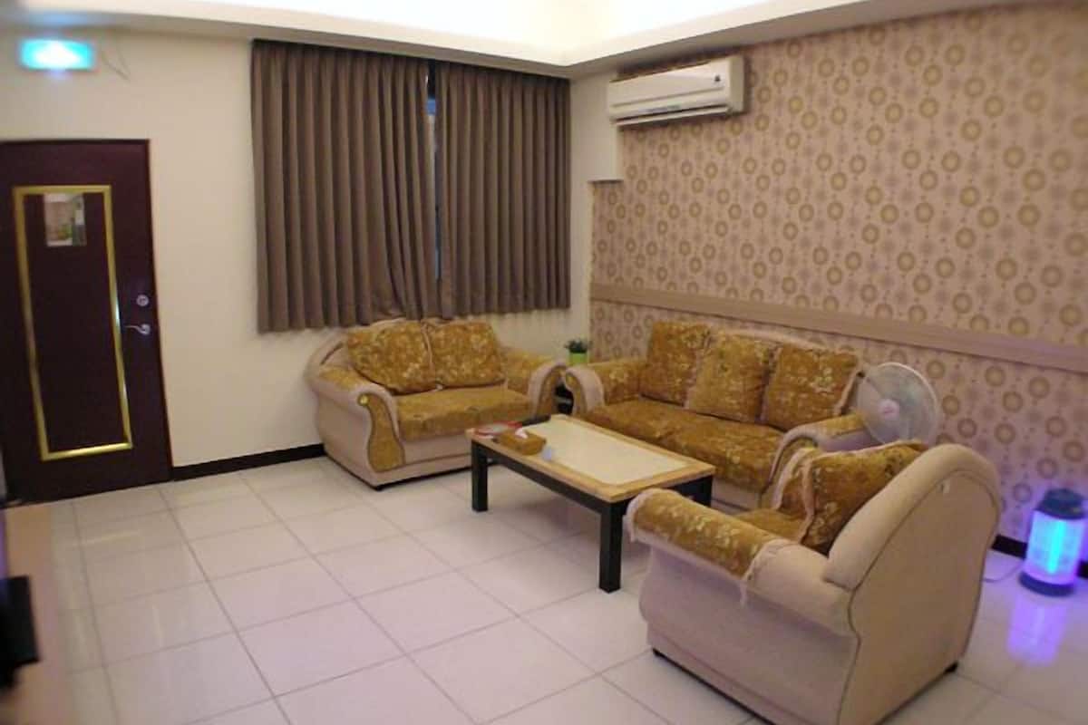 Vila | Ruang keluarga | TV