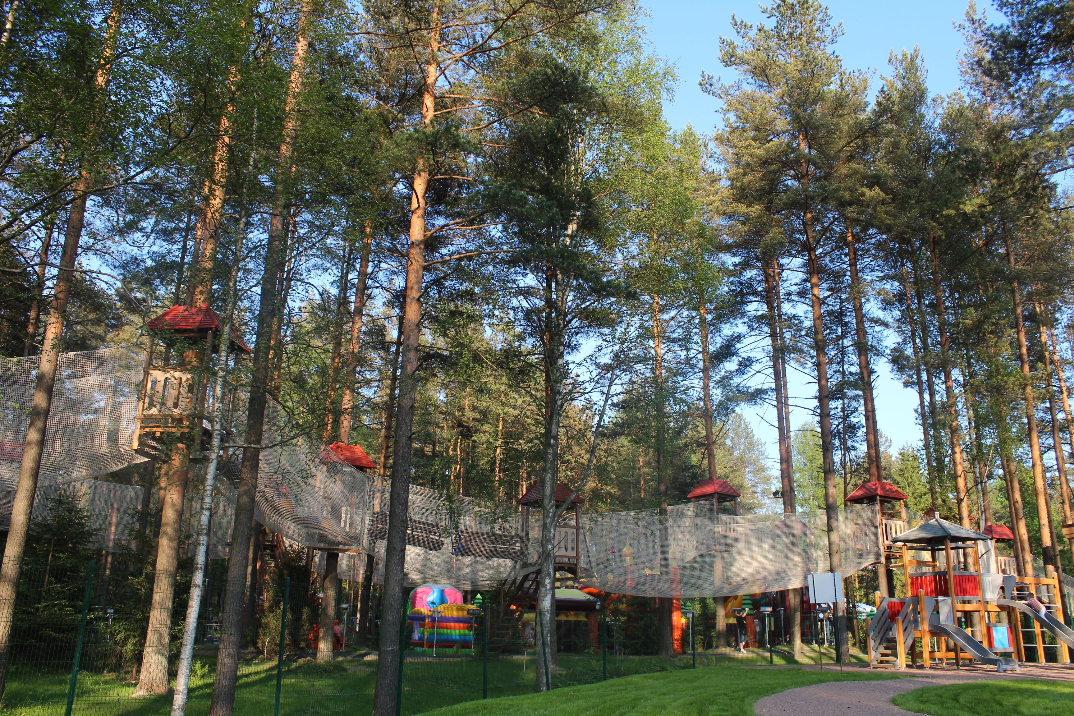 子供用の遊び場 - 屋外
