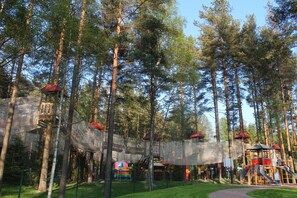 室外兒童遊樂區