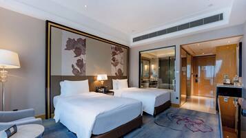 Minibar, két bảo mật tại phòng, trang trí khác biệt, bàn