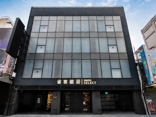 CHECK inn SELECT Chiayi RenAi