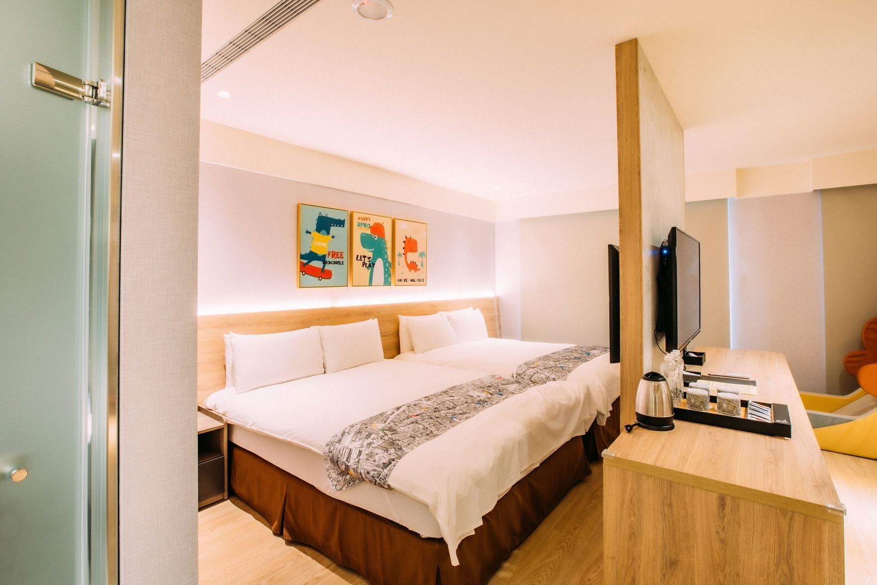 Down comforters, in-room safe, desk, laptop workspace