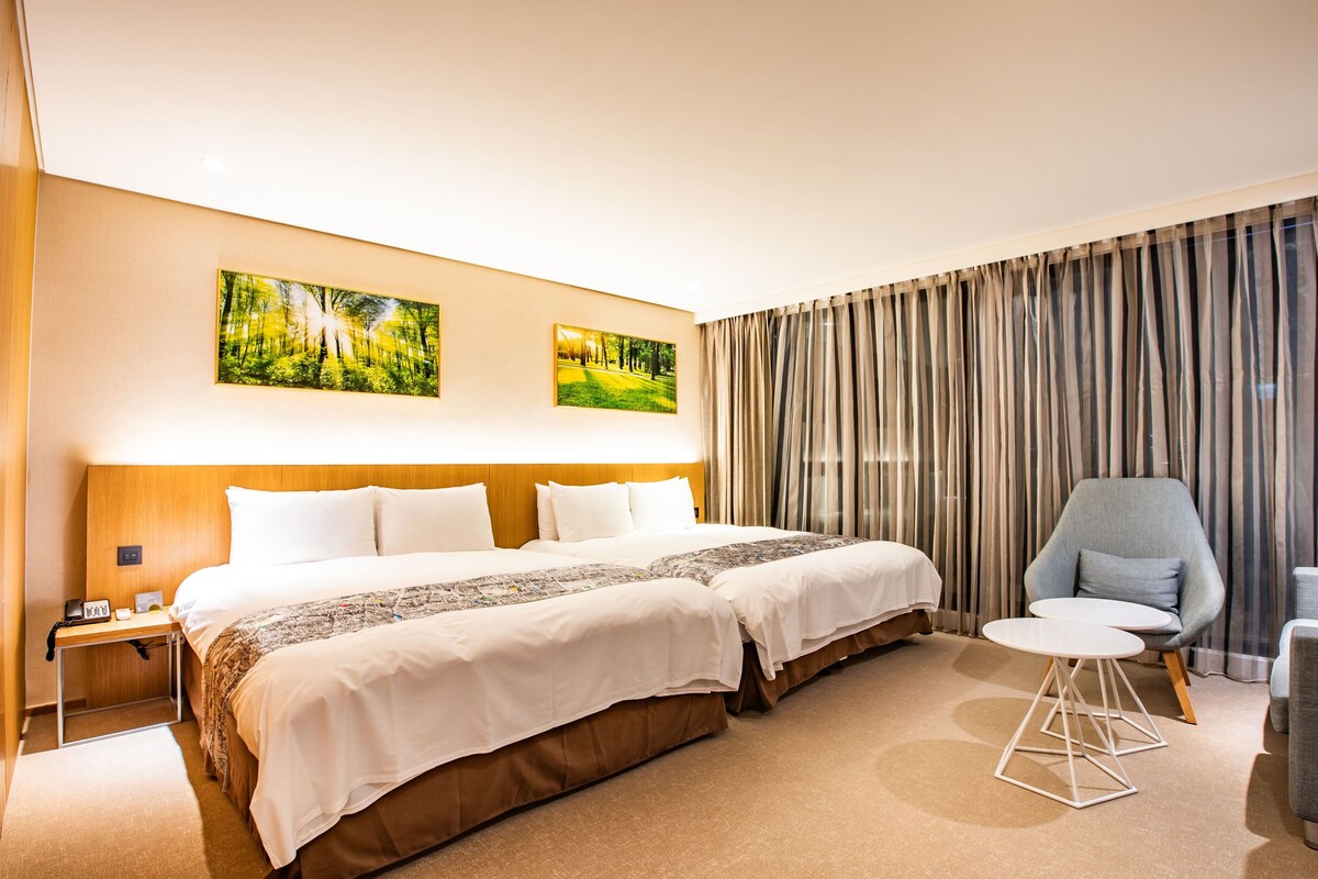 Superior Quadruple Room, Balcony
