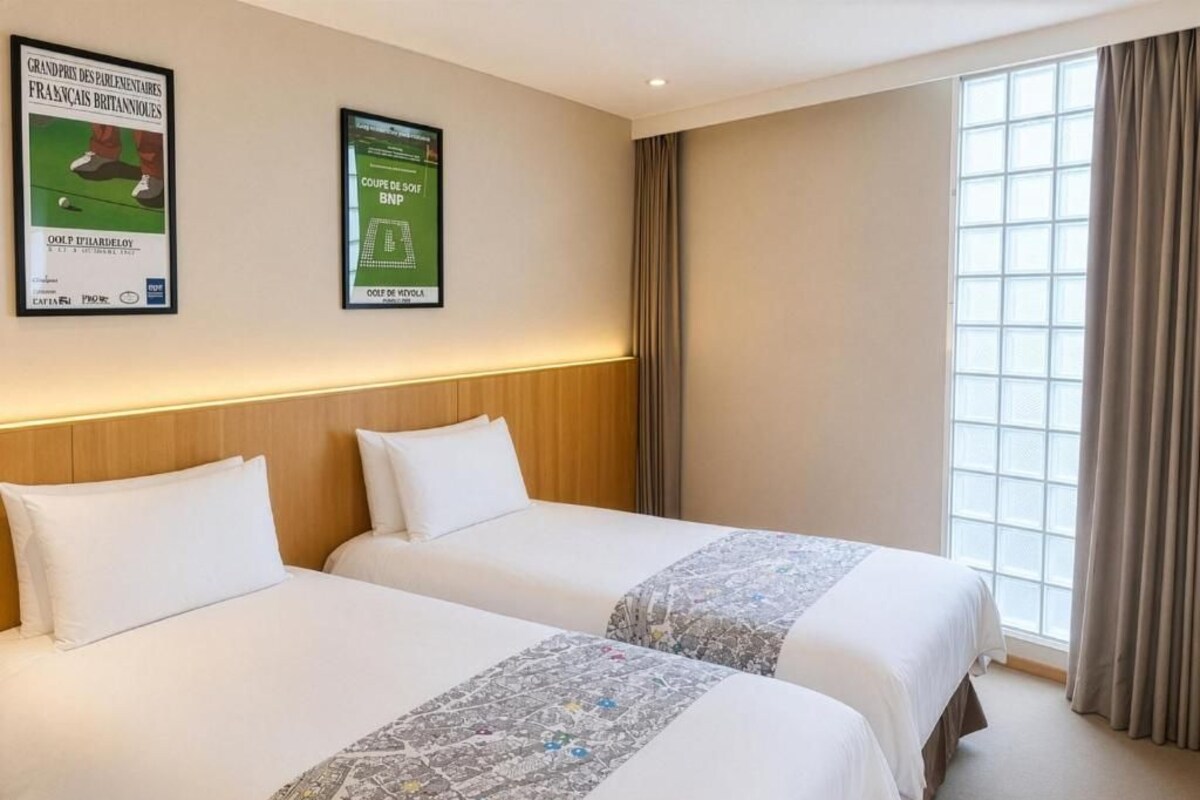 Standard Twin Room, No Windows
