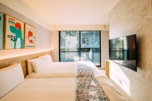 Habitación cuádruple superior, 2 camas matrimoniales, tina | Habitación temática infantil