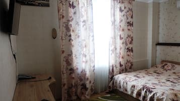 Habitación individual tradicional (with Shower) | Escritorio, cortinas blackout y tabla de planchar con plancha
