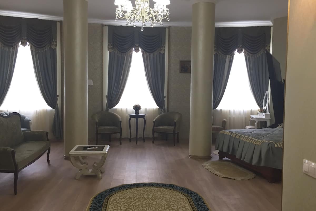 luxury room | 1 bedroom, individually decorated, desk, blackout curtains