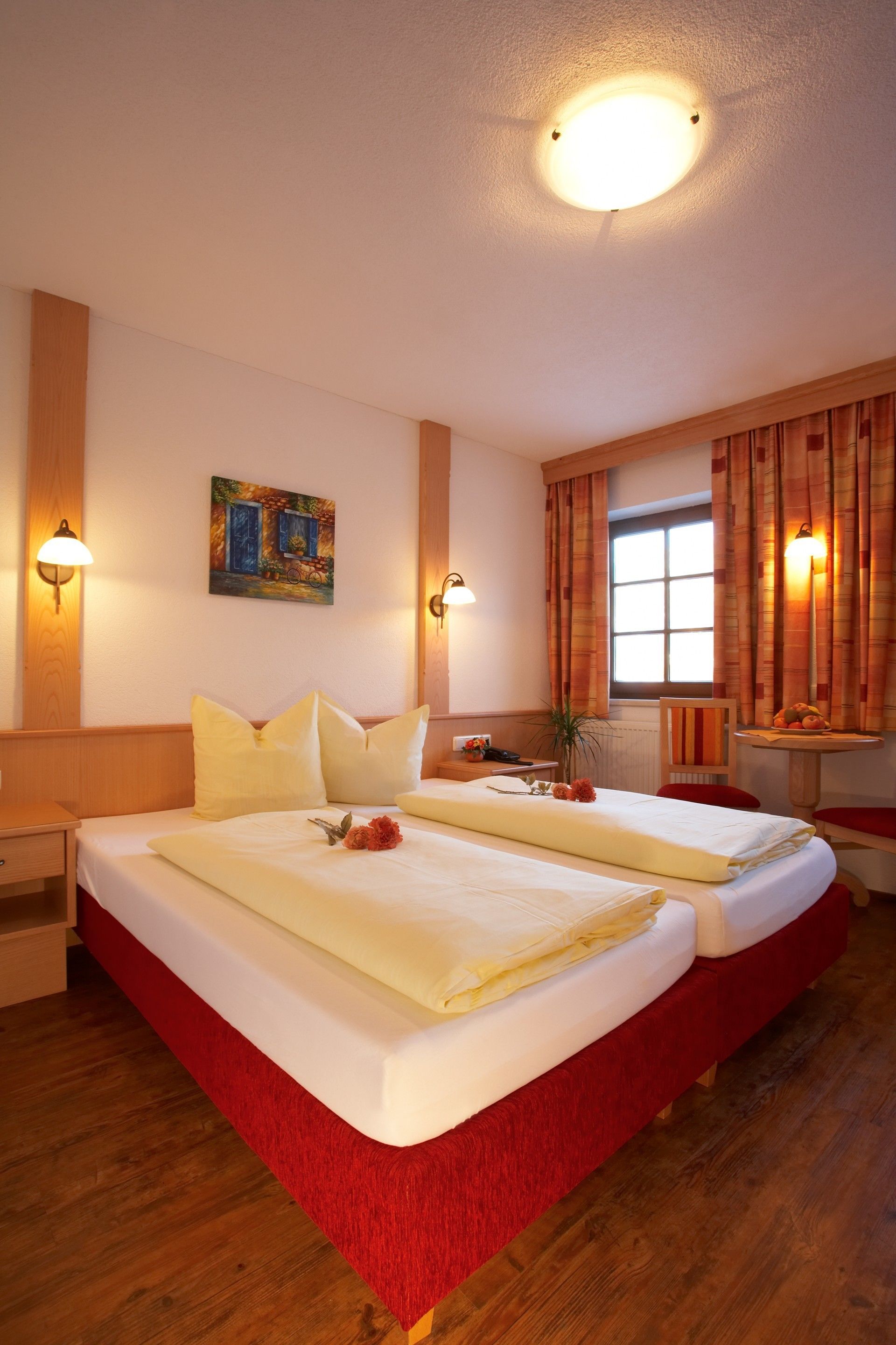 standard double room | 1 bedroom, hypo-allergenic bedding, in-room safe, desk