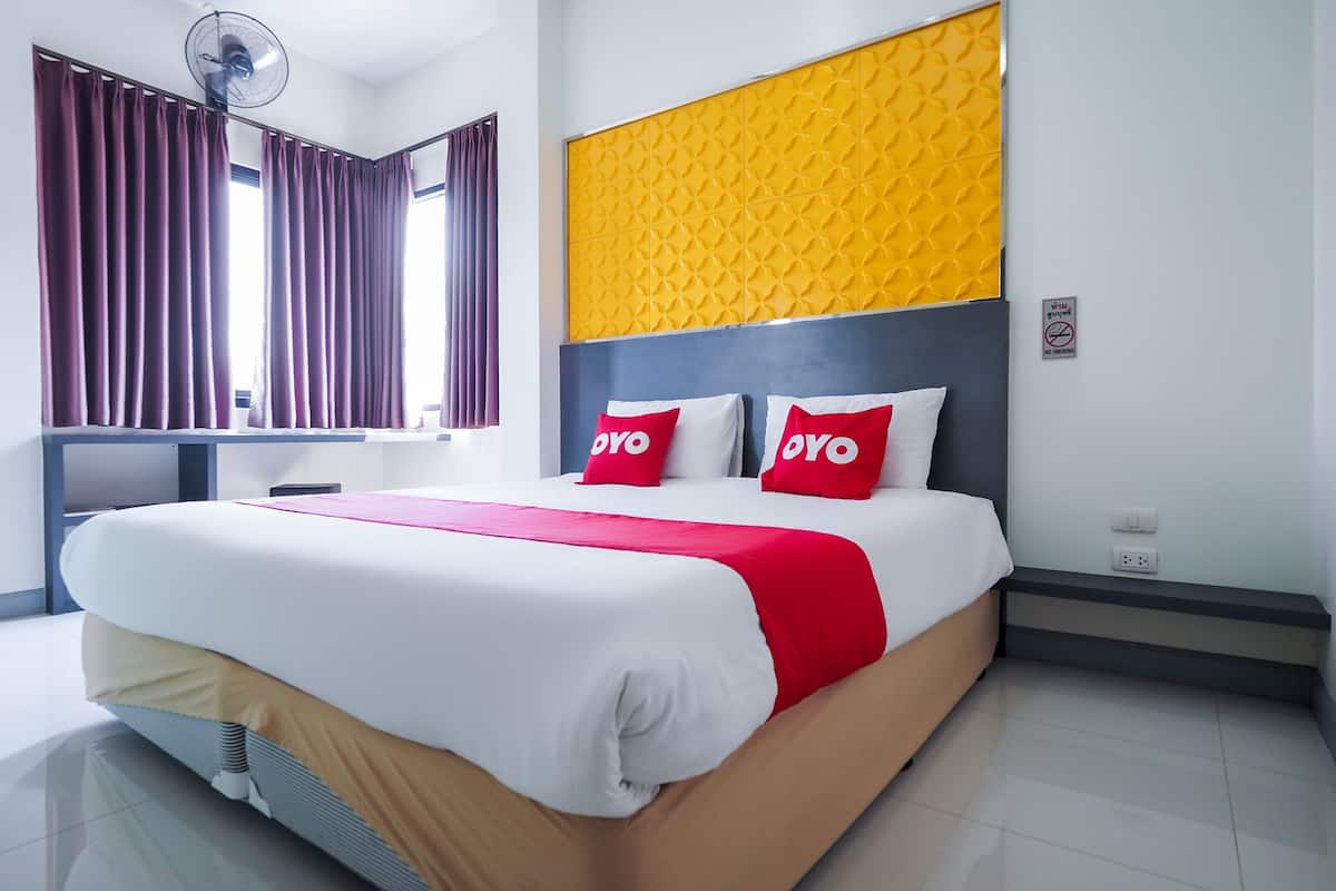 Standard Double Room | Free WiFi, bed sheets
