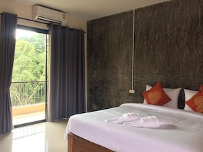 Superior Room | Brankas, meja kerja, tempat tidur lipat/tambahan, dan Wi-Fi gratis