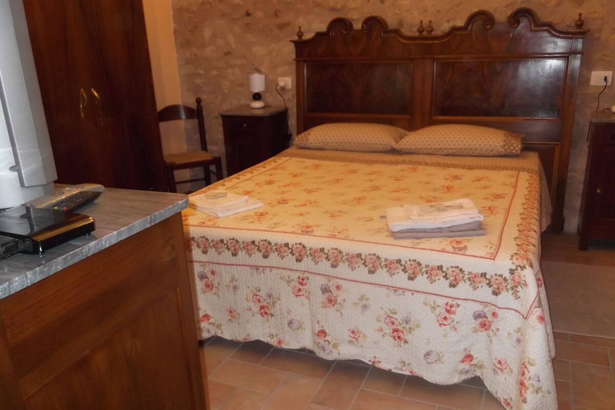 Apartment, 1 Bedroom | Minibar, WiFi (free), bed sheets
