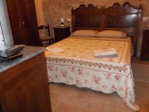Apartment, 1 Bedroom | Minibar, free WiFi, bed sheets - A  Casa di Mì Affittacamere (Montefalco)