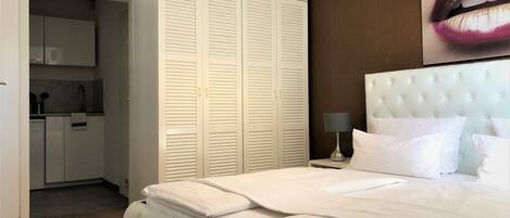 1 bedroom, Frette Italian sheets, premium bedding