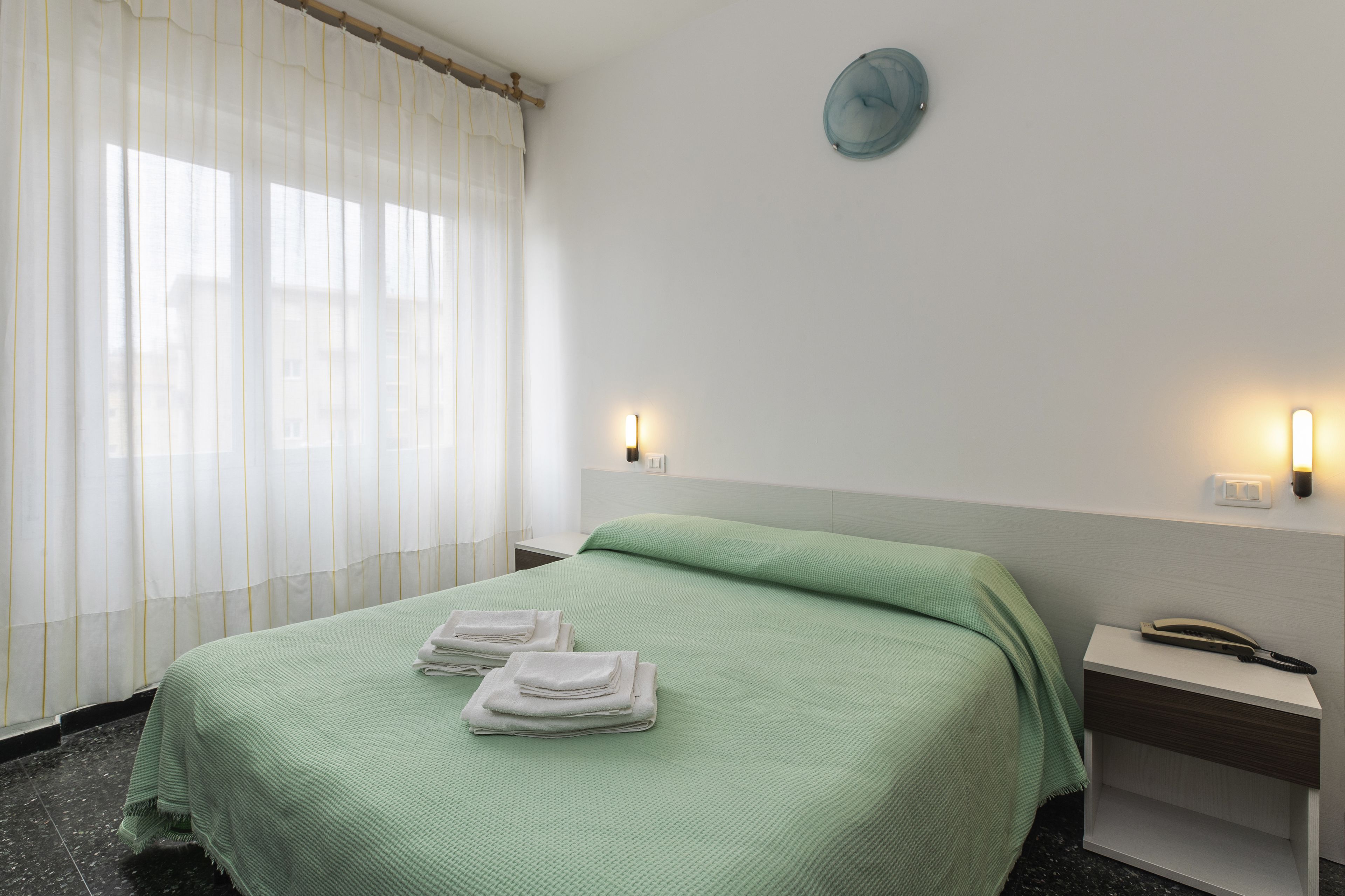 basic double room | 1 bedroom, in-room safe, desk, free wifi