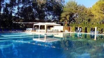 Outdoor pool, sun loungers