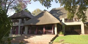 Front of property - Monchique Guest House (Muldersdrift)