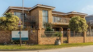 Front of property - Nautilus Guesthouse (Gqeberha (Port Elizabeth))