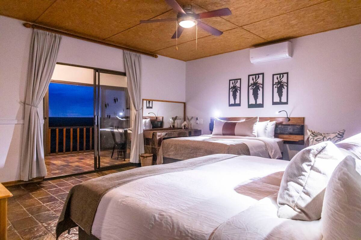 Chalé superluxo, 1 quarto, vista para a montanha | Camas com colchões de espuma com sistema de memória, cofres nos quartos