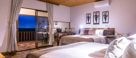 Chalet de lujo, 1 habitación, vista a la montaña | Camas con efecto memoria y caja de seguridad en la habitación