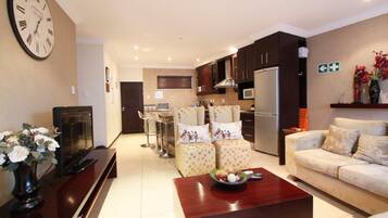 Penthouse Apartment | Living area | Plasma TV